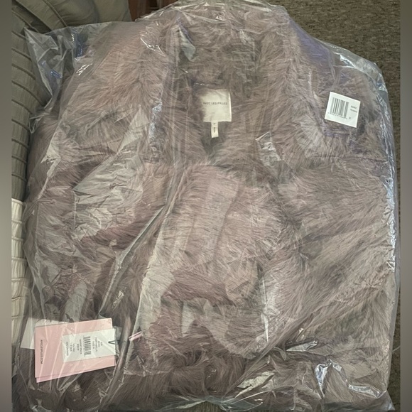 NEW - AVEC LES FILLES
Faux Fur Jacket. Medium. Portabella - Picture 4 of 8